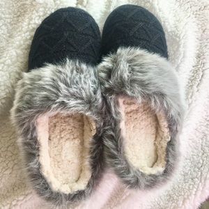 ❗️3/$39 Dearfoam Slippers Black Knit Size 9-10